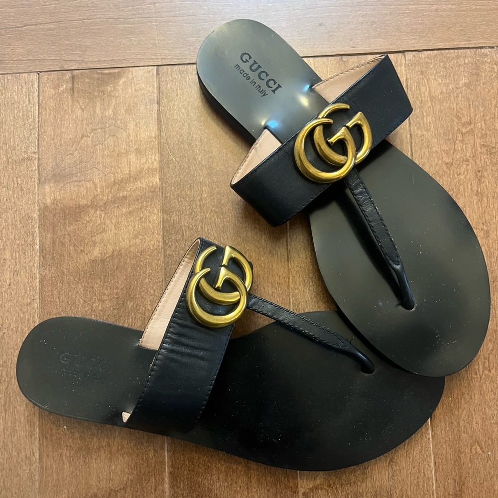 Gucci Black Flip Flops Double G leather
